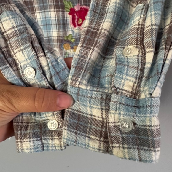 MM VIntage Long Sleeve Button Down Embroidered Flowers | Blue‎ Plaid Floral - Picture 8 of 9